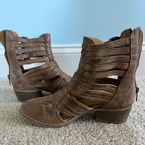 Diba True Open Cut Boot